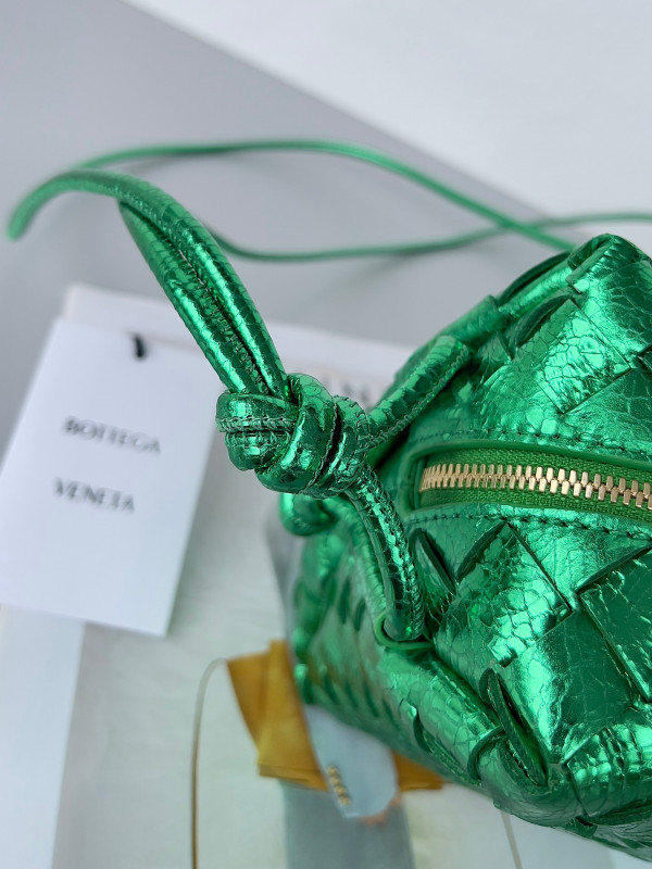 (image for) BOTTEGA VENETA Small Loop Camera Bag