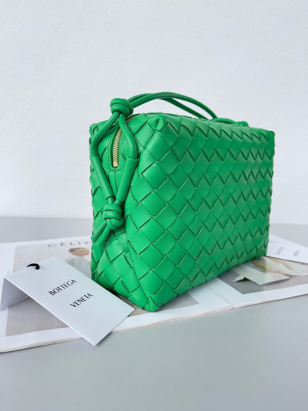 (image for) BOTTEGA VENETA Small Loop Camera Bag
