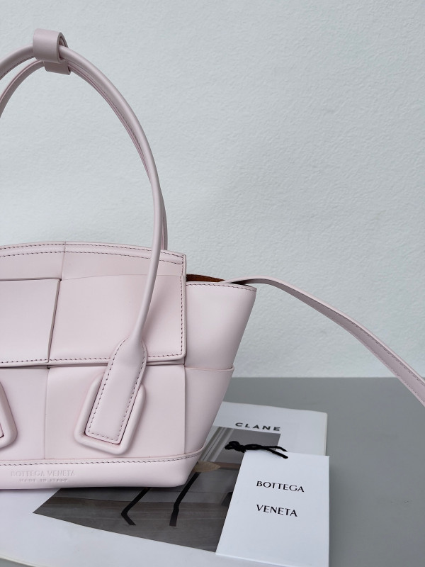 BOTTEGA VENETA ARCO (image for) BOTTEGA VENETA ARCO