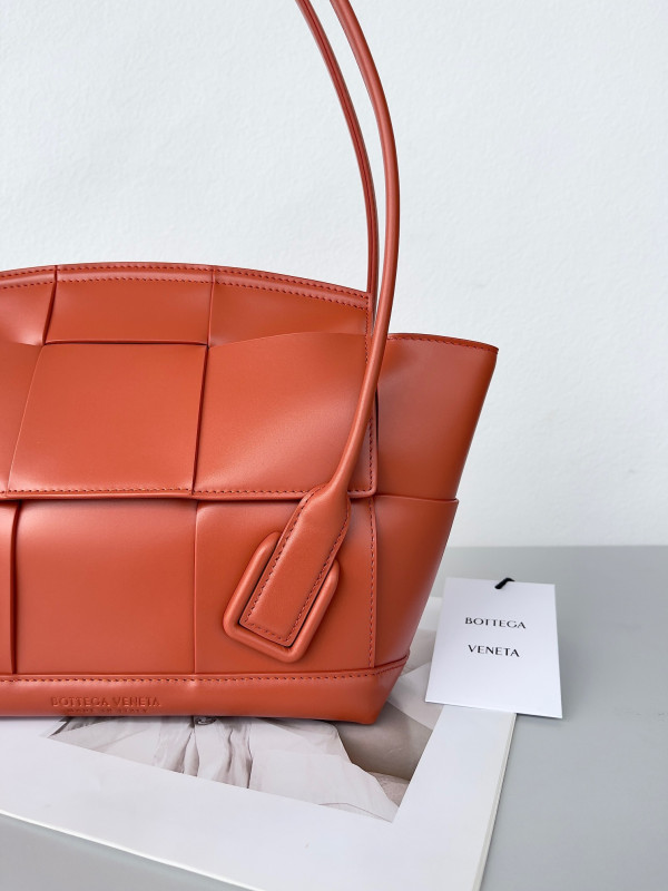 BOTTEGA VENETA ARCO (image for) BOTTEGA VENETA ARCO