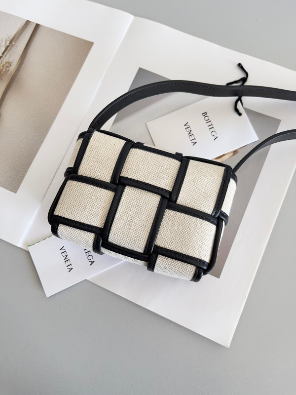 (image for) BOTTEGA VENETA Candy mini Cassette-12*8*4cm