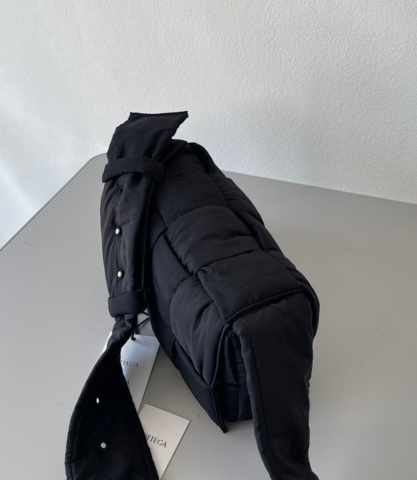 (image for) BOTTEGA VENETA Padded Tech Cassette
