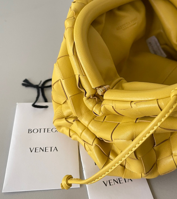 BOTTEGA VENETA MINI POUCH [Bottega275] CELINE CHANEL ACCESSORIES LOEWE SHOES LOUIS VUITTON DIRO YSL OTHER BRAND HANDBAGS BALENCIAGA BOTTEGA VENETA GOYARD HERMES BURBERRY VALENTINO GUCCI FENDI MIUMIU CHLOE PRADA BVLGARI SUITCASE NEW ARRIVAL 
