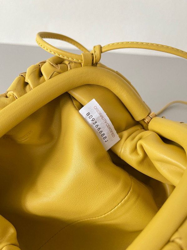 BOTTEGA VENETA MINI POUCH [Bottega275] CELINE CHANEL ACCESSORIES LOEWE SHOES LOUIS VUITTON DIRO YSL OTHER BRAND HANDBAGS BALENCIAGA BOTTEGA VENETA GOYARD HERMES BURBERRY VALENTINO GUCCI FENDI MIUMIU CHLOE PRADA BVLGARI SUITCASE NEW ARRIVAL 