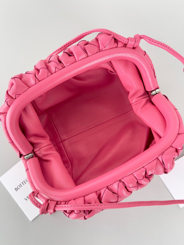 BOTTEGA VENETA MINI POUCH [Bottega274] CELINE CHANEL ACCESSORIES LOEWE SHOES LOUIS VUITTON DIRO YSL OTHER BRAND HANDBAGS BALENCIAGA BOTTEGA VENETA GOYARD HERMES BURBERRY VALENTINO GUCCI FENDI MIUMIU CHLOE PRADA BVLGARI SUITCASE NEW ARRIVAL 