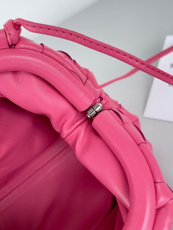 BOTTEGA VENETA MINI POUCH [Bottega274] CELINE CHANEL ACCESSORIES LOEWE SHOES LOUIS VUITTON DIRO YSL OTHER BRAND HANDBAGS BALENCIAGA BOTTEGA VENETA GOYARD HERMES BURBERRY VALENTINO GUCCI FENDI MIUMIU CHLOE PRADA BVLGARI SUITCASE NEW ARRIVAL 