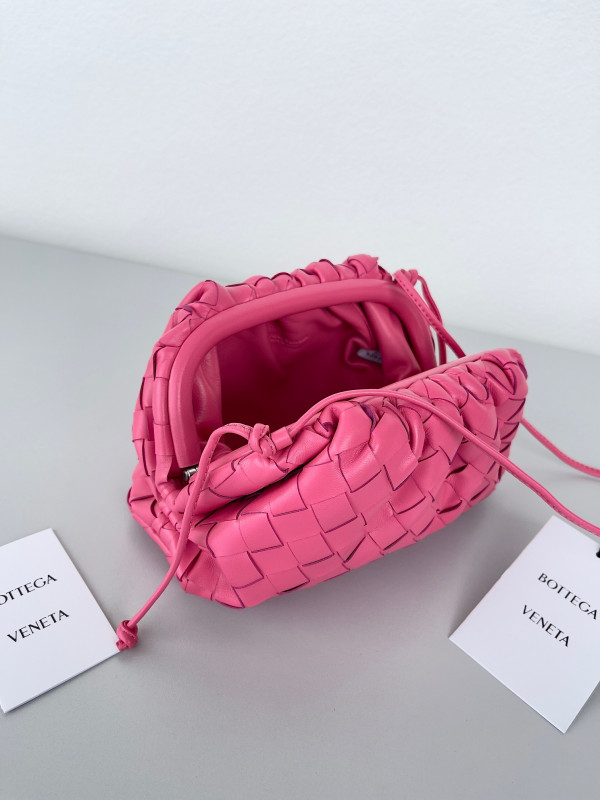 BOTTEGA VENETA MINI POUCH [Bottega274] CELINE CHANEL ACCESSORIES LOEWE SHOES LOUIS VUITTON DIRO YSL OTHER BRAND HANDBAGS BALENCIAGA BOTTEGA VENETA GOYARD HERMES BURBERRY VALENTINO GUCCI FENDI MIUMIU CHLOE PRADA BVLGARI SUITCASE NEW ARRIVAL 