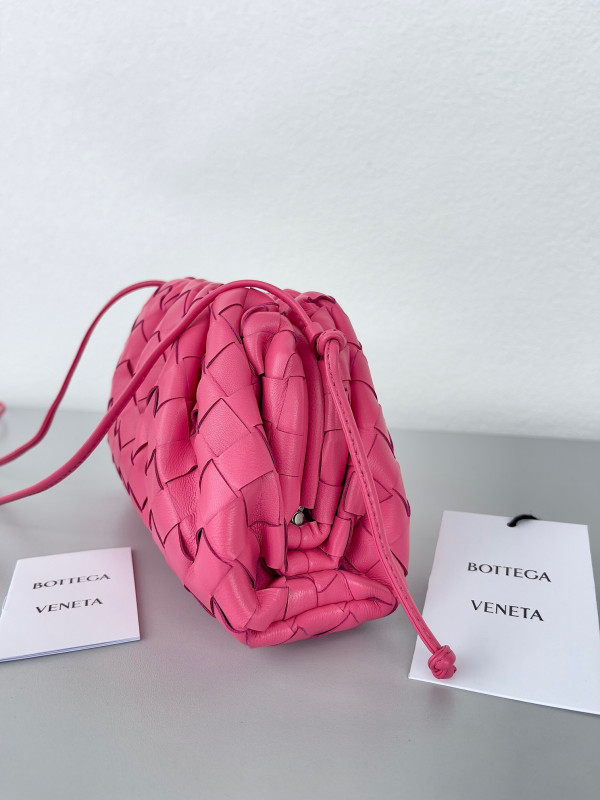 BOTTEGA VENETA MINI POUCH [Bottega274] CELINE CHANEL ACCESSORIES LOEWE SHOES LOUIS VUITTON DIRO YSL OTHER BRAND HANDBAGS BALENCIAGA BOTTEGA VENETA GOYARD HERMES BURBERRY VALENTINO GUCCI FENDI MIUMIU CHLOE PRADA BVLGARI SUITCASE NEW ARRIVAL 