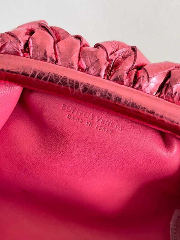BOTTEGA VENETA MINI POUCH [Bottega273] CELINE CHANEL ACCESSORIES LOEWE SHOES LOUIS VUITTON DIRO YSL OTHER BRAND HANDBAGS BALENCIAGA BOTTEGA VENETA GOYARD HERMES BURBERRY VALENTINO GUCCI FENDI MIUMIU CHLOE PRADA BVLGARI SUITCASE NEW ARRIVAL 