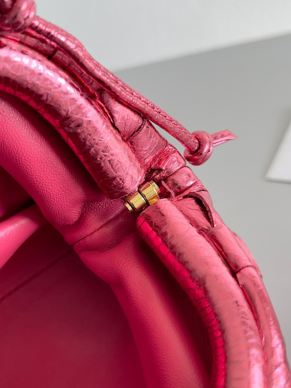 BOTTEGA VENETA MINI POUCH [Bottega273] CELINE CHANEL ACCESSORIES LOEWE SHOES LOUIS VUITTON DIRO YSL OTHER BRAND HANDBAGS BALENCIAGA BOTTEGA VENETA GOYARD HERMES BURBERRY VALENTINO GUCCI FENDI MIUMIU CHLOE PRADA BVLGARI SUITCASE NEW ARRIVAL 
