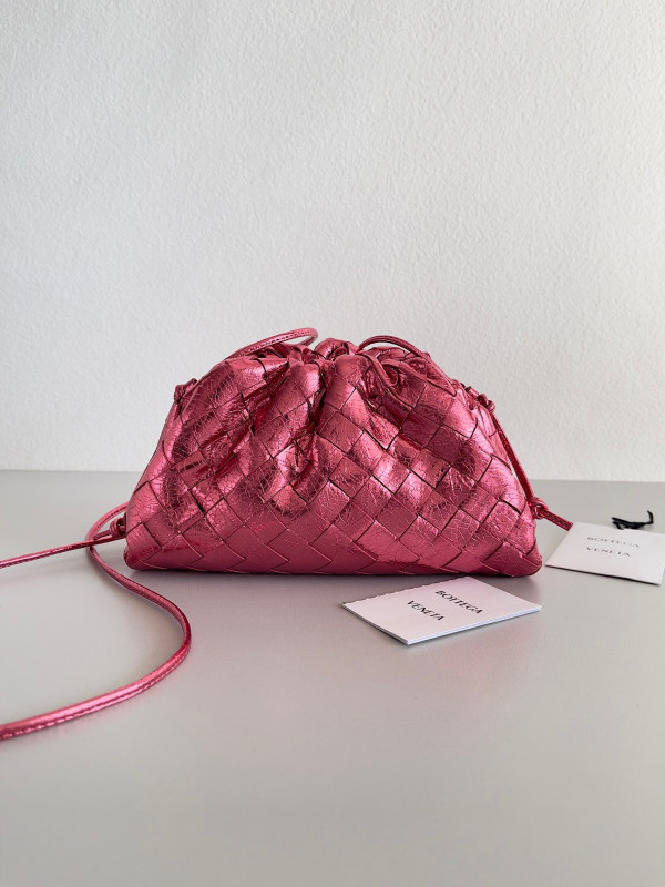 BOTTEGA VENETA MINI POUCH [Bottega273] CELINE CHANEL ACCESSORIES LOEWE SHOES LOUIS VUITTON DIRO YSL OTHER BRAND HANDBAGS BALENCIAGA BOTTEGA VENETA GOYARD HERMES BURBERRY VALENTINO GUCCI FENDI MIUMIU CHLOE PRADA BVLGARI SUITCASE NEW ARRIVAL 
