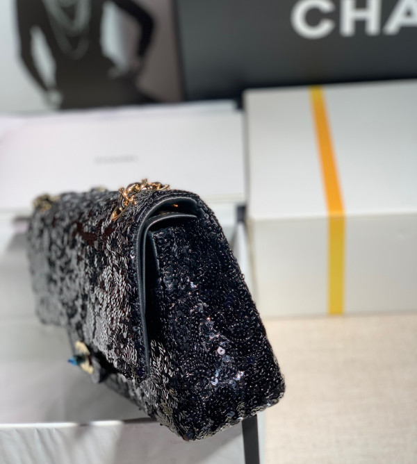 CL CLASSIC FLAP BAG [A01112-47] CELINE CHANEL ACCESSORIES LOEWE SHOES LOUIS VUITTON DIRO YSL OTHER BRAND HANDBAGS BALENCIAGA BOTTEGA VENETA GOYARD HERMES BURBERRY VALENTINO GUCCI FENDI MIUMIU CHLOE PRADA BVLGARI SUITCASE NEW ARRIVAL 