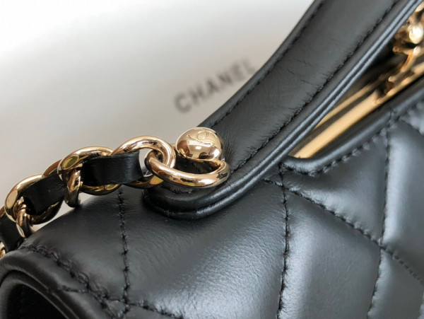 CL FLAP PHONE HOLDER WITH CHAIN [AP2875-2] CELINE CHANEL ACCESSORIES LOEWE SHOES LOUIS VUITTON DIRO YSL OTHER BRAND HANDBAGS BALENCIAGA BOTTEGA VENETA GOYARD HERMES BURBERRY VALENTINO GUCCI FENDI MIUMIU CHLOE PRADA BVLGARI SUITCASE NEW ARRIVAL 