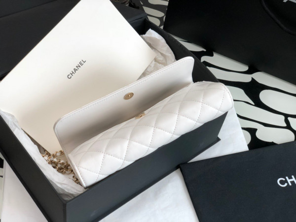 CL FLAP PHONE HOLDER WITH CHAIN [AP2875-1] CELINE CHANEL ACCESSORIES LOEWE SHOES LOUIS VUITTON DIRO YSL OTHER BRAND HANDBAGS BALENCIAGA BOTTEGA VENETA GOYARD HERMES BURBERRY VALENTINO GUCCI FENDI MIUMIU CHLOE PRADA BVLGARI SUITCASE NEW ARRIVAL 