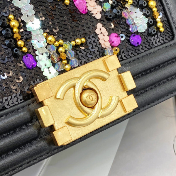 CL BOY BAG 20CM [CL2553] CELINE CHANEL ACCESSORIES LOEWE SHOES LOUIS VUITTON DIRO YSL OTHER BRAND HANDBAGS BALENCIAGA BOTTEGA VENETA GOYARD HERMES BURBERRY VALENTINO GUCCI FENDI MIUMIU CHLOE PRADA BVLGARI SUITCASE NEW ARRIVAL 