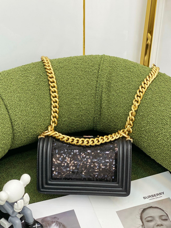 CL BOY BAG 20CM [CL2553] CELINE CHANEL ACCESSORIES LOEWE SHOES LOUIS VUITTON DIRO YSL OTHER BRAND HANDBAGS BALENCIAGA BOTTEGA VENETA GOYARD HERMES BURBERRY VALENTINO GUCCI FENDI MIUMIU CHLOE PRADA BVLGARI SUITCASE NEW ARRIVAL 
