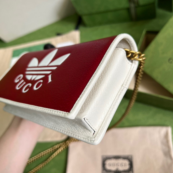 Adidas x Gucci wallet with chain [621892-7] CELINE CHANEL ACCESSORIES LOEWE SHOES LOUIS VUITTON DIRO YSL OTHER BRAND HANDBAGS BALENCIAGA BOTTEGA VENETA GOYARD HERMES BURBERRY VALENTINO GUCCI FENDI MIUMIU CHLOE PRADA BVLGARI SUITCASE NEW ARRIVAL 
