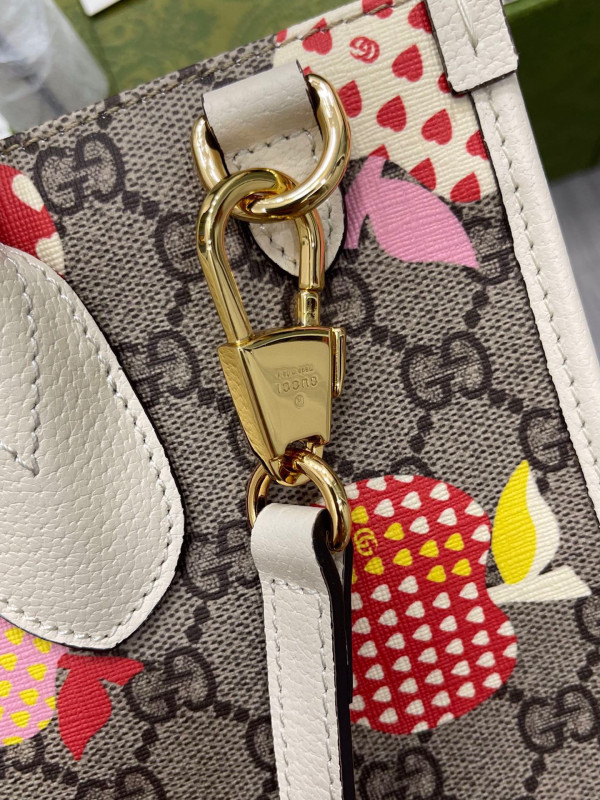 GUCCI GG small tote bag [659983-2] CELINE CHANEL ACCESSORIES LOEWE SHOES LOUIS VUITTON DIRO YSL OTHER BRAND HANDBAGS BALENCIAGA BOTTEGA VENETA GOYARD HERMES BURBERRY VALENTINO GUCCI FENDI MIUMIU CHLOE PRADA BVLGARI SUITCASE NEW ARRIVAL 