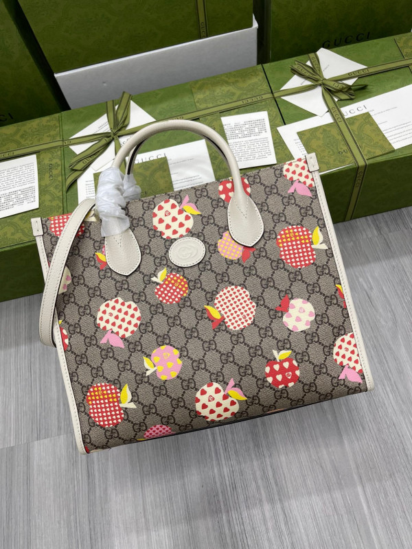 GUCCI GG small tote bag [659983-2] CELINE CHANEL ACCESSORIES LOEWE SHOES LOUIS VUITTON DIRO YSL OTHER BRAND HANDBAGS BALENCIAGA BOTTEGA VENETA GOYARD HERMES BURBERRY VALENTINO GUCCI FENDI MIUMIU CHLOE PRADA BVLGARI SUITCASE NEW ARRIVAL 