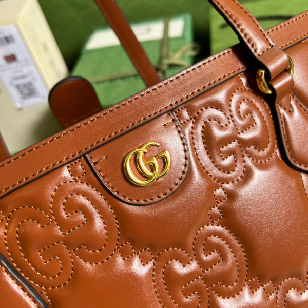 GUCCI GG matelassé leather medium tote [631685-11] CELINE CHANEL ACCESSORIES LOEWE SHOES LOUIS VUITTON DIRO YSL OTHER BRAND HANDBAGS BALENCIAGA BOTTEGA VENETA GOYARD HERMES BURBERRY VALENTINO GUCCI FENDI MIUMIU CHLOE PRADA BVLGARI SUITCASE NEW ARRIVAL 