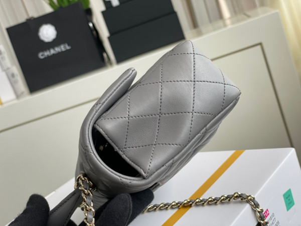 CL MINI FLAP BAG WITH TOP HANDLE [AS2431-21] CELINE CHANEL ACCESSORIES LOEWE SHOES LOUIS VUITTON DIRO YSL OTHER BRAND HANDBAGS BALENCIAGA BOTTEGA VENETA GOYARD HERMES BURBERRY VALENTINO GUCCI FENDI MIUMIU CHLOE PRADA BVLGARI SUITCASE NEW ARRIVAL 