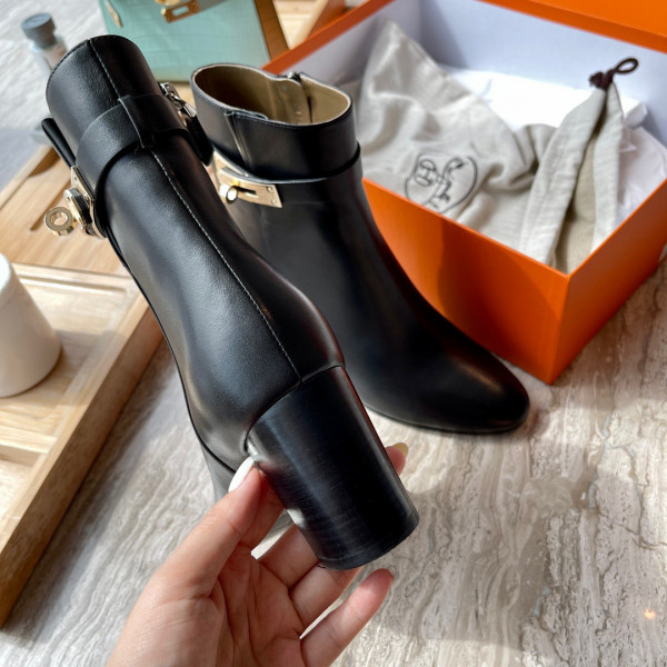 HERMES BOOTS [Hermes366] CELINE CHANEL ACCESSORIES LOEWE SHOES LOUIS VUITTON DIRO YSL OTHER BRAND HANDBAGS BALENCIAGA BOTTEGA VENETA GOYARD HERMES BURBERRY VALENTINO GUCCI FENDI MIUMIU CHLOE PRADA BVLGARI SUITCASE NEW ARRIVAL 