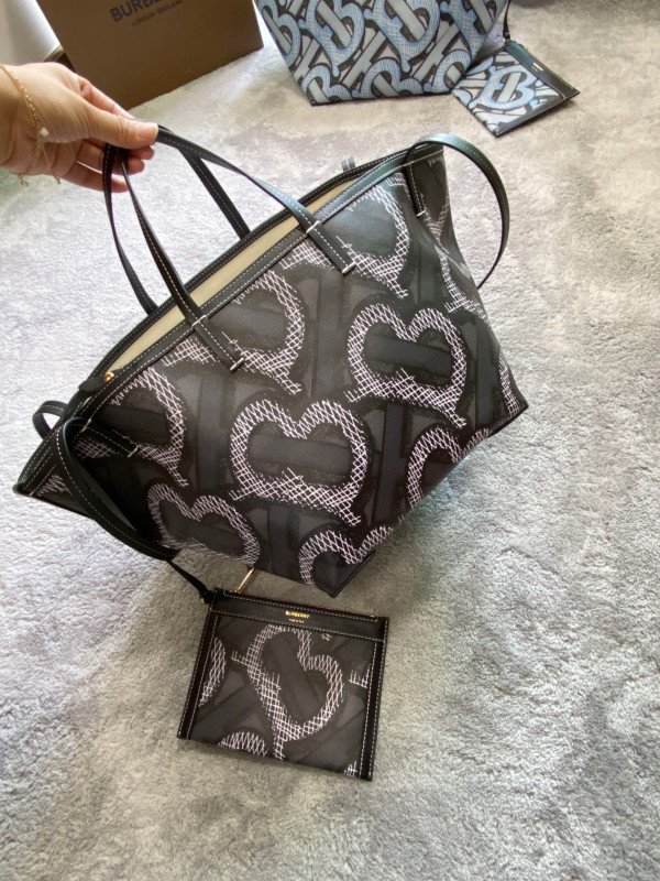 (image for) BURBERRY TOTE