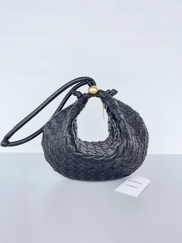 (image for) BOTTEGA VENETA Turn