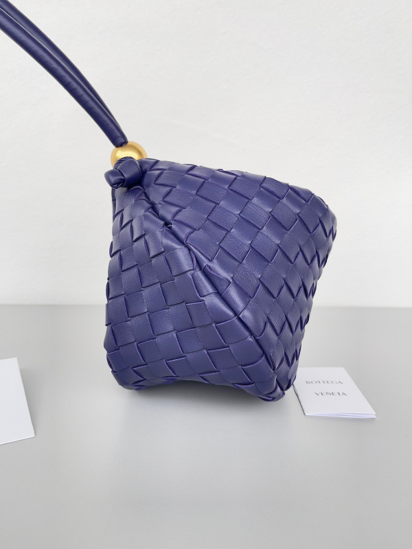 (image for) BOTTEGA VENETA Turn