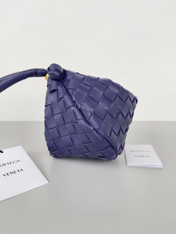 (image for) BOTTEGA VENETA Turn