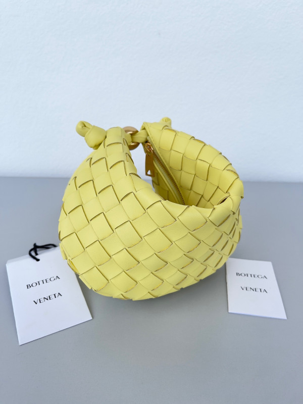 (image for) BOTTEGA VENETA Turn
