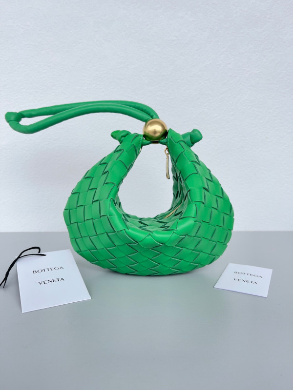 (image for) BOTTEGA VENETA Turn