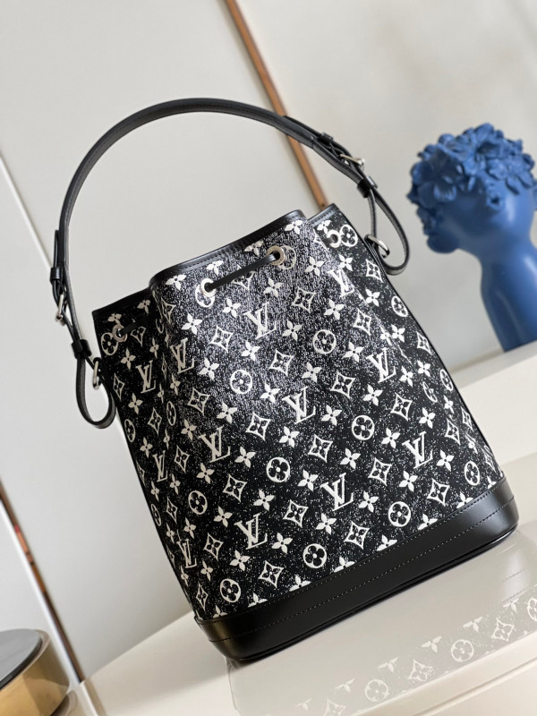 (image for) LOUIS VUITTON PETIT NO?