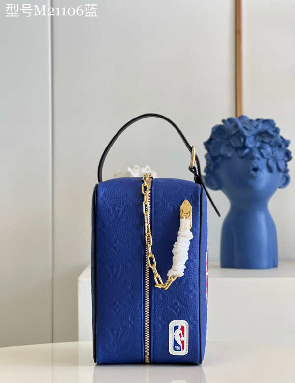 (image for) LOUIS VUITTON DOPP KIT
