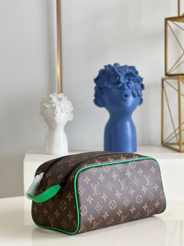 (image for) LOUIS VUITTON DOPP KIT TOILET POUCH