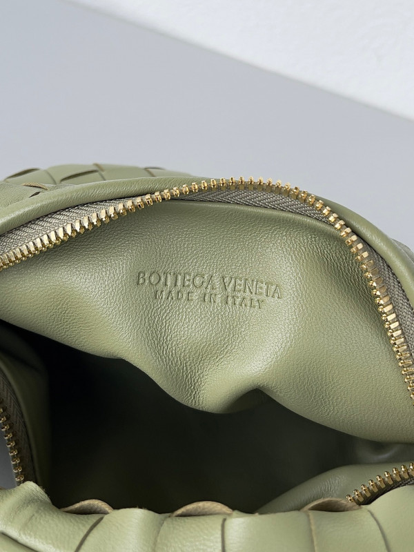 BOTTEGA VENETA MINI JODIE [Bottega217] CELINE CHANEL ACCESSORIES LOEWE SHOES LOUIS VUITTON DIRO YSL OTHER BRAND HANDBAGS BALENCIAGA BOTTEGA VENETA GOYARD HERMES BURBERRY VALENTINO GUCCI FENDI MIUMIU CHLOE PRADA BVLGARI SUITCASE NEW ARRIVAL 