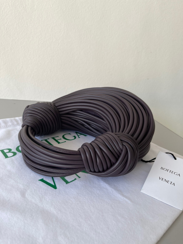 (image for) BOTTEGA VENETA Double Knot