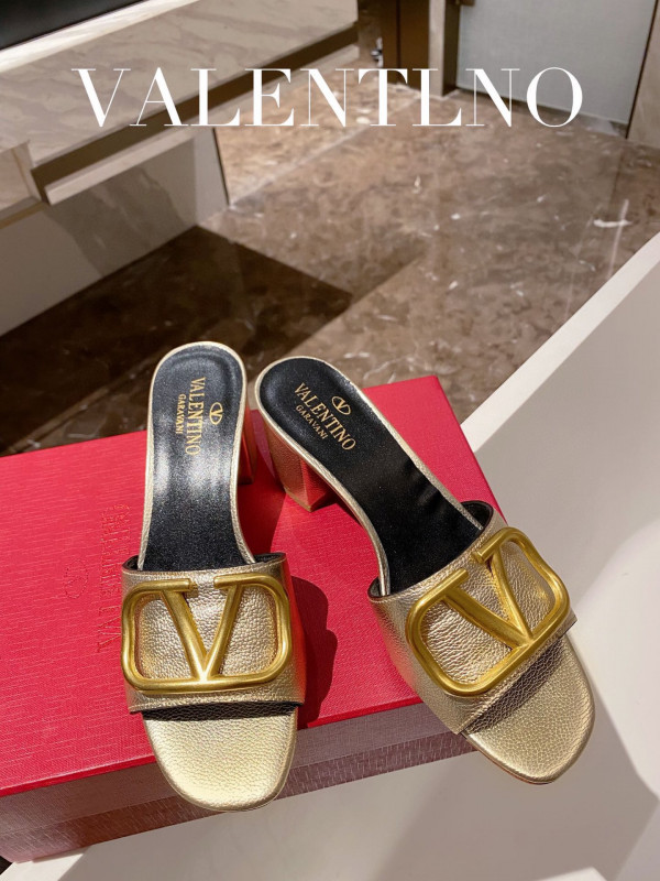 (image for) VALENTINO VLOGO SIGNATURE SLIDE SANDAL
