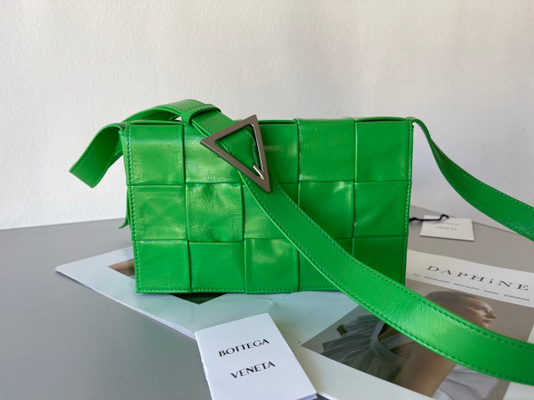 (image for) BOTTEGA VENETA CASSETTE