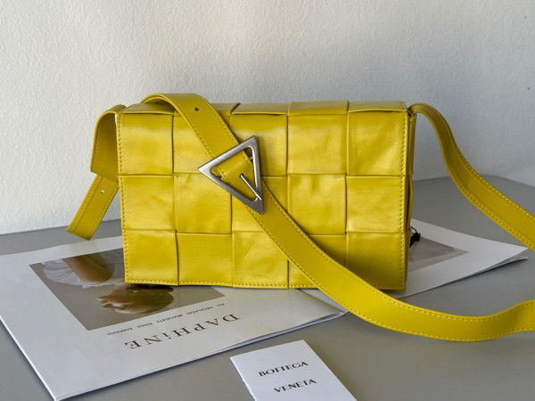 (image for) BOTTEGA VENETA CASSETTE