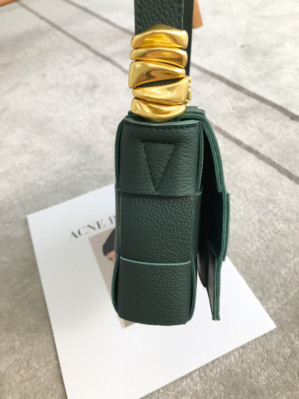(image for) BOTTEGA VENETA CASSETTE