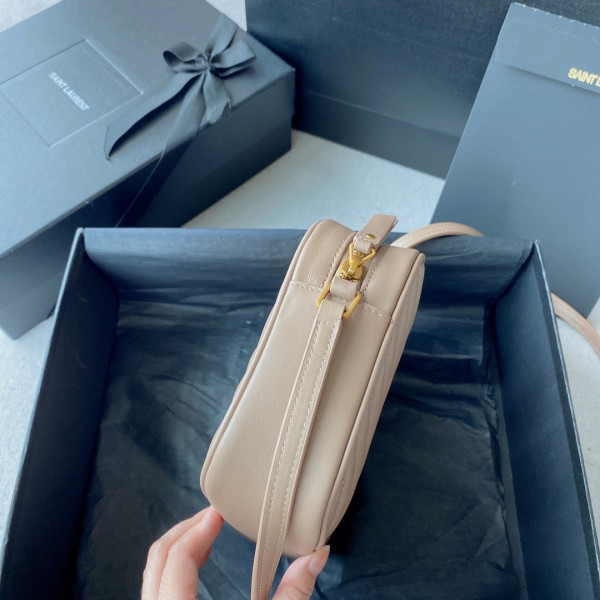 YSL LOU CAMERA BAG-23*16*6CM [YSL501] CELINE CHANEL ACCESSORIES LOEWE SHOES LOUIS VUITTON DIRO YSL OTHER BRAND HANDBAGS BALENCIAGA BOTTEGA VENETA GOYARD HERMES BURBERRY VALENTINO GUCCI FENDI MIUMIU CHLOE PRADA BVLGARI SUITCASE NEW ARRIVAL 