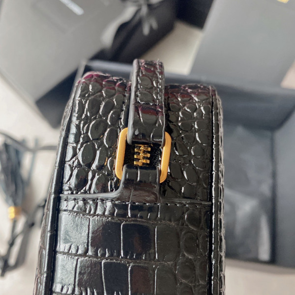 YSL LOU CAMERA BAG-23*16*6CM [YSL479] CELINE CHANEL ACCESSORIES LOEWE SHOES LOUIS VUITTON DIRO YSL OTHER BRAND HANDBAGS BALENCIAGA BOTTEGA VENETA GOYARD HERMES BURBERRY VALENTINO GUCCI FENDI MIUMIU CHLOE PRADA BVLGARI SUITCASE NEW ARRIVAL 