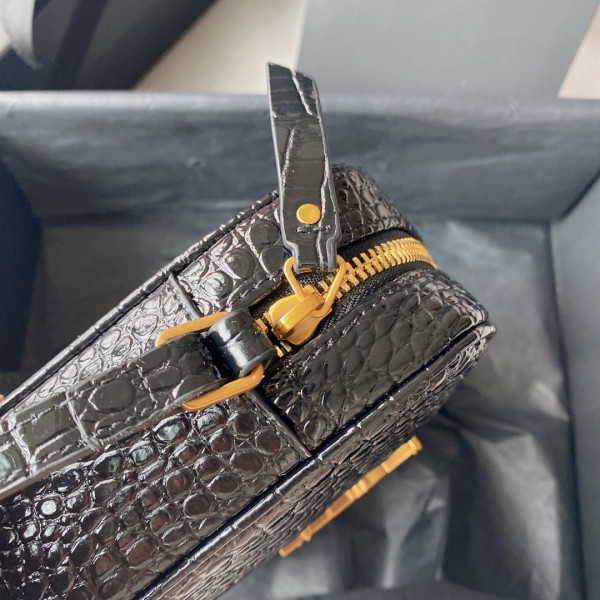 YSL LOU CAMERA BAG-23*16*6CM [YSL479] CELINE CHANEL ACCESSORIES LOEWE SHOES LOUIS VUITTON DIRO YSL OTHER BRAND HANDBAGS BALENCIAGA BOTTEGA VENETA GOYARD HERMES BURBERRY VALENTINO GUCCI FENDI MIUMIU CHLOE PRADA BVLGARI SUITCASE NEW ARRIVAL 