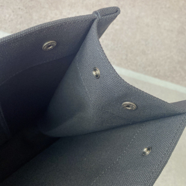 YSL RIVE GAUCHE TOTE BAG [YSL476] CELINE CHANEL ACCESSORIES LOEWE SHOES LOUIS VUITTON DIRO YSL OTHER BRAND HANDBAGS BALENCIAGA BOTTEGA VENETA GOYARD HERMES BURBERRY VALENTINO GUCCI FENDI MIUMIU CHLOE PRADA BVLGARI SUITCASE NEW ARRIVAL 