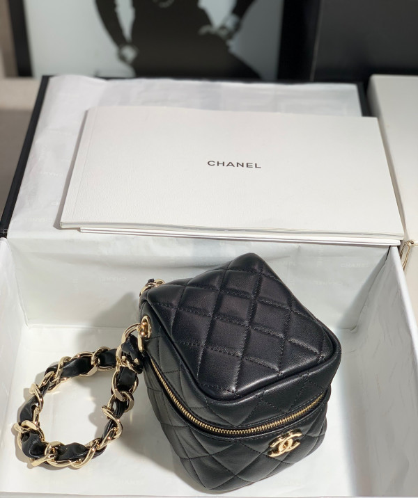 CL CLUTCH WITH HANDLE [AP2803-3] CELINE CHANEL ACCESSORIES LOEWE SHOES LOUIS VUITTON DIRO YSL OTHER BRAND HANDBAGS BALENCIAGA BOTTEGA VENETA GOYARD HERMES BURBERRY VALENTINO GUCCI FENDI MIUMIU CHLOE PRADA BVLGARI SUITCASE NEW ARRIVAL 