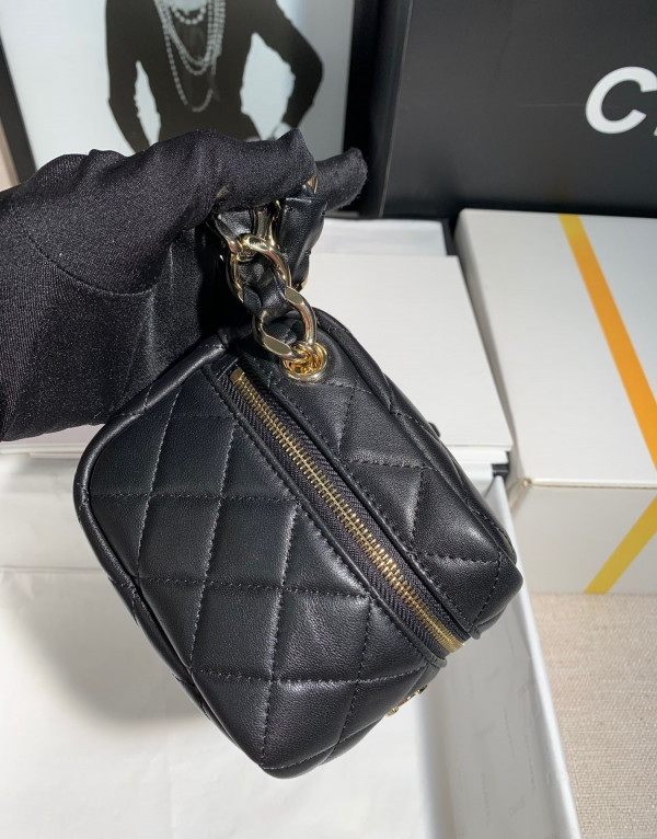CL CLUTCH WITH HANDLE [AP2803-3] CELINE CHANEL ACCESSORIES LOEWE SHOES LOUIS VUITTON DIRO YSL OTHER BRAND HANDBAGS BALENCIAGA BOTTEGA VENETA GOYARD HERMES BURBERRY VALENTINO GUCCI FENDI MIUMIU CHLOE PRADA BVLGARI SUITCASE NEW ARRIVAL 