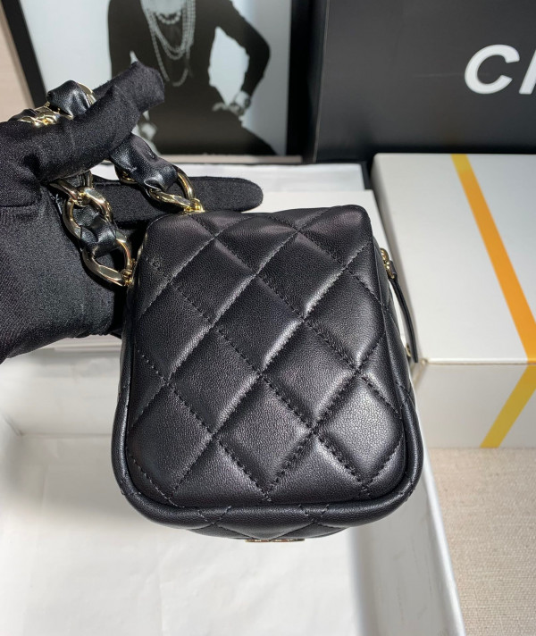 CL CLUTCH WITH HANDLE [AP2803-3] CELINE CHANEL ACCESSORIES LOEWE SHOES LOUIS VUITTON DIRO YSL OTHER BRAND HANDBAGS BALENCIAGA BOTTEGA VENETA GOYARD HERMES BURBERRY VALENTINO GUCCI FENDI MIUMIU CHLOE PRADA BVLGARI SUITCASE NEW ARRIVAL 
