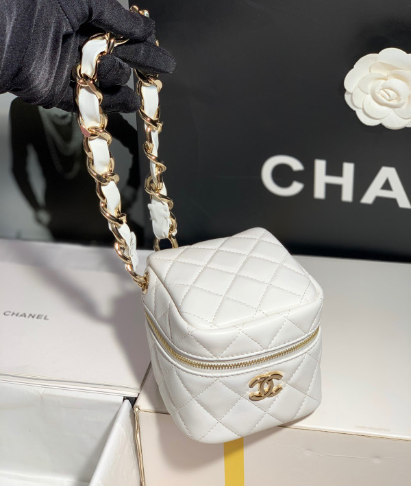 CL CLUTCH WITH HANDLE [AP2803-2] CELINE CHANEL ACCESSORIES LOEWE SHOES LOUIS VUITTON DIRO YSL OTHER BRAND HANDBAGS BALENCIAGA BOTTEGA VENETA GOYARD HERMES BURBERRY VALENTINO GUCCI FENDI MIUMIU CHLOE PRADA BVLGARI SUITCASE NEW ARRIVAL 