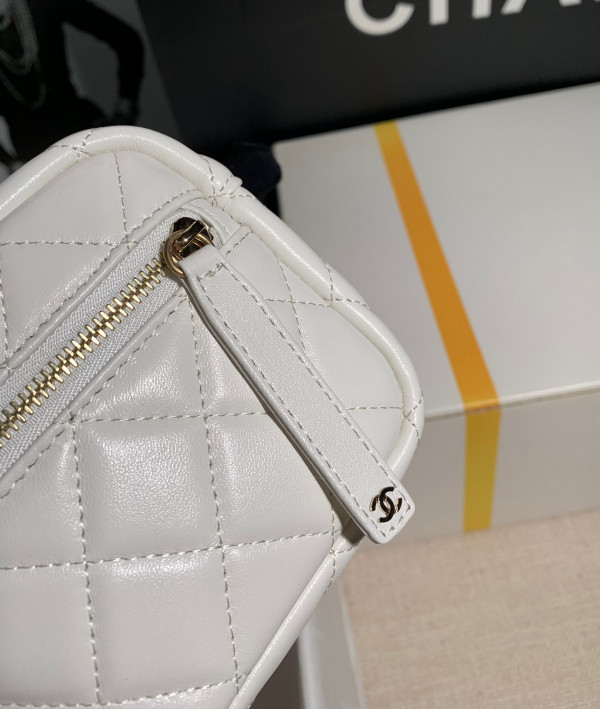 CL CLUTCH WITH HANDLE [AP2803-2] CELINE CHANEL ACCESSORIES LOEWE SHOES LOUIS VUITTON DIRO YSL OTHER BRAND HANDBAGS BALENCIAGA BOTTEGA VENETA GOYARD HERMES BURBERRY VALENTINO GUCCI FENDI MIUMIU CHLOE PRADA BVLGARI SUITCASE NEW ARRIVAL 